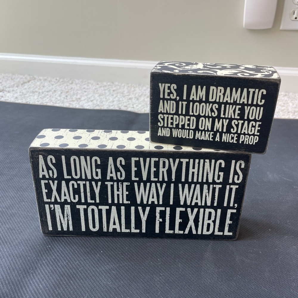 FRANCESCA’S decorative quote signs